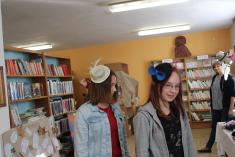 místní knihovna - výstava klobouků